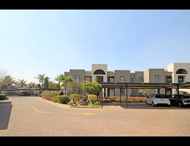 2 BEDROOM TOWNHOUSE FOR SALE IN MARAIS STEYN PARK